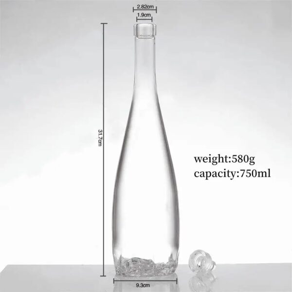 750ml 580g quality water glass bottle with engraved patterns at bottom