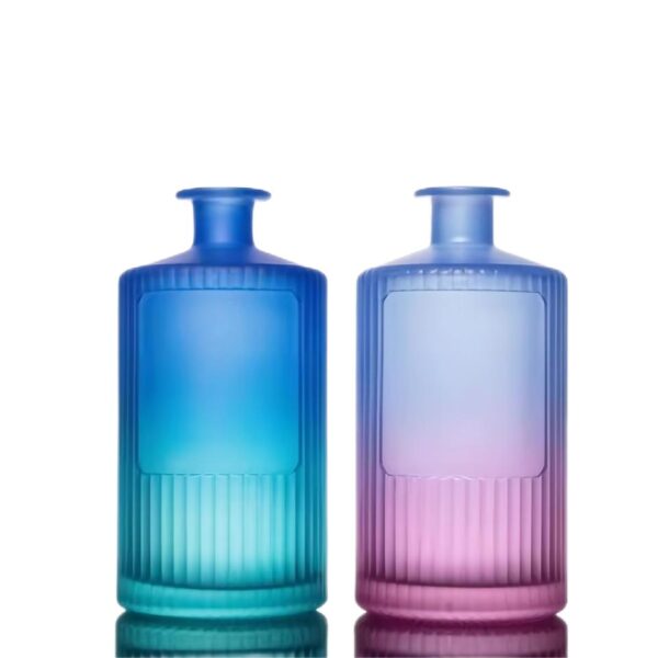 High-end glass bottles sprayed with gradient colors
