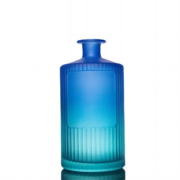 High-end glass bottles sprayed with gradient colors