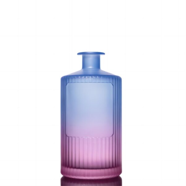 High-end glass bottles sprayed with gradient colors
