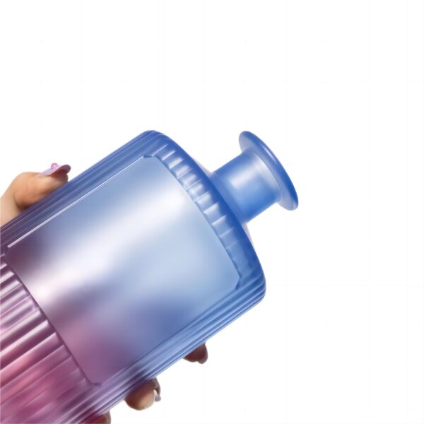High-end glass bottles sprayed with gradient colors
