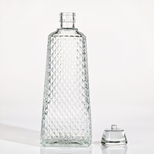 700ml diamonde full cut engraved premium quality square glass bottle